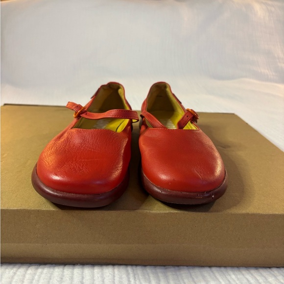 Camper Women's Bright Red Flats - Picture 4 of 6